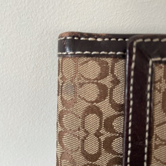 Coach signature C wallet! - Picture 4 of 8